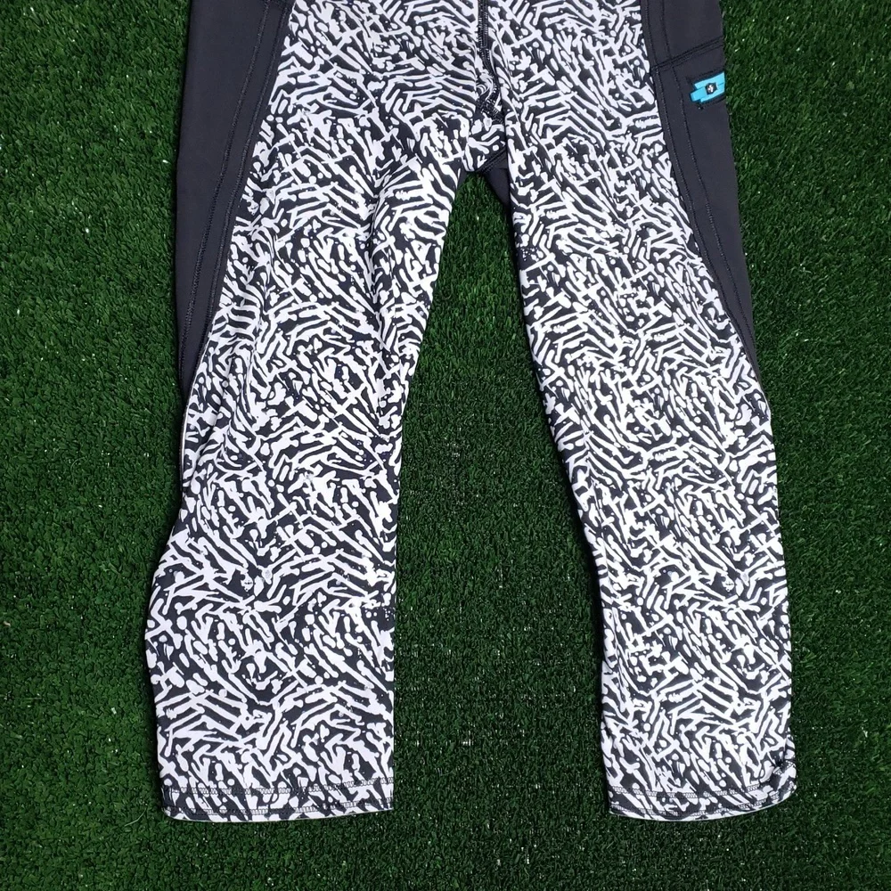 Lululemon Womens Run Top Speed Cropped Leggings Size 4 Fitness Yoga Stretchy
